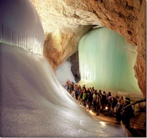 ледяные пещеры Эйсрайзенвельт